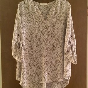 Chaus NY  Ladies 1X polyester blouse.